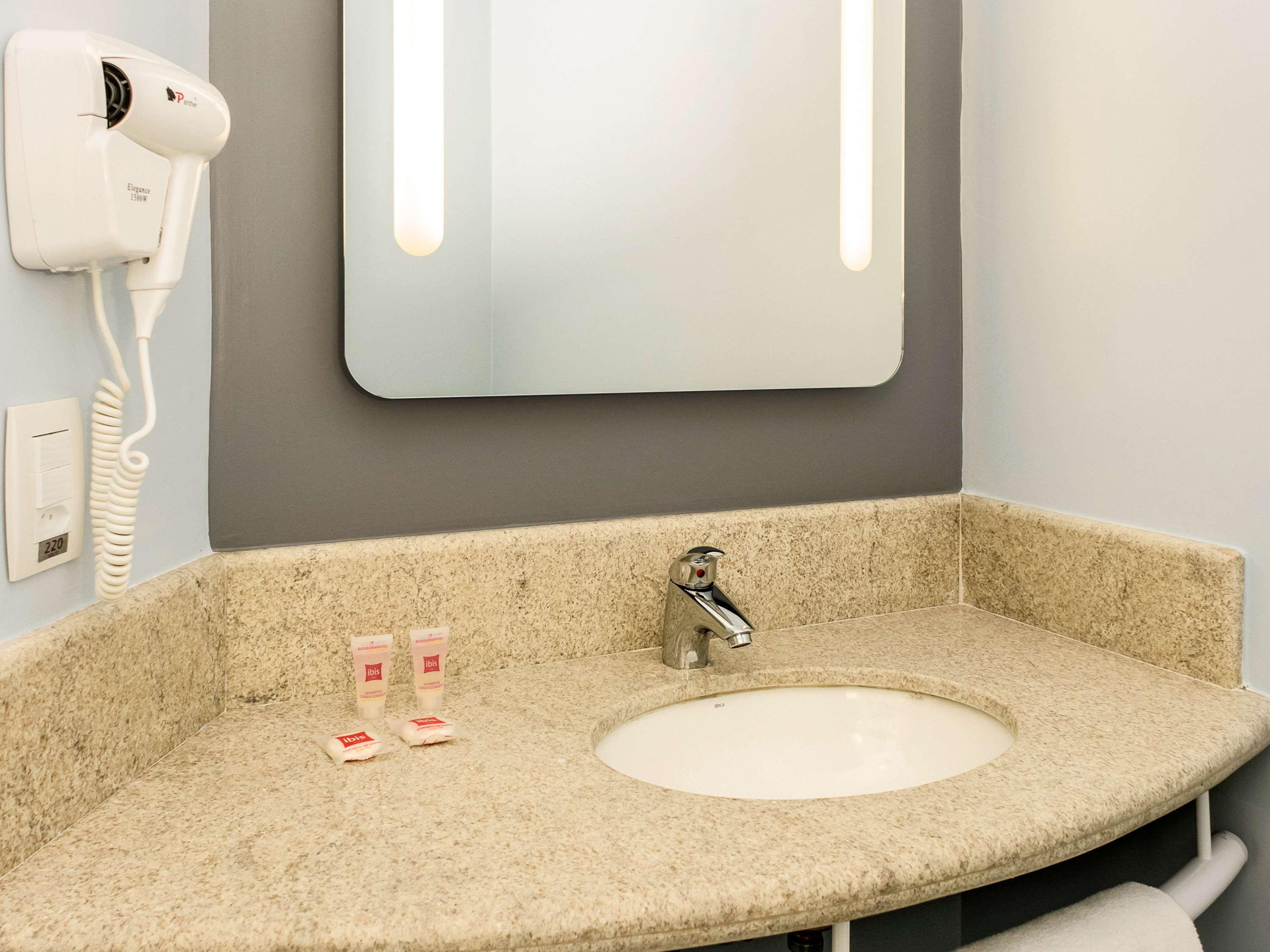 Ibis Manaus Aeroporto Otel Dış mekan fotoğraf